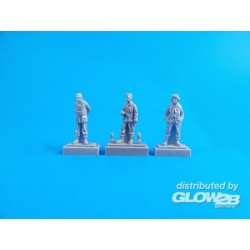 Barracuda Crew Members-Standing (3 fig.) 