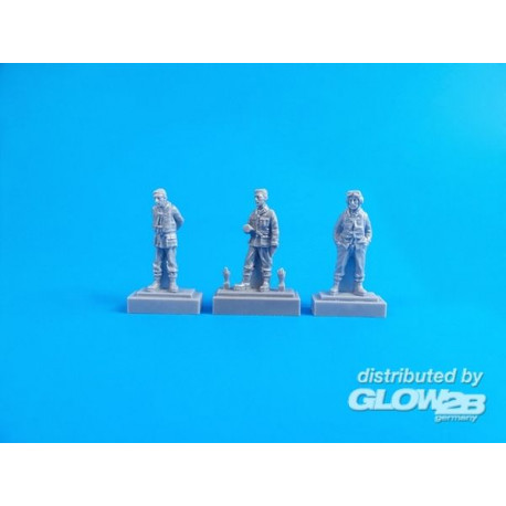 Barracuda Crew Members-Standing (3 fig.) 